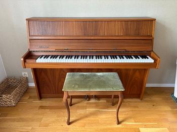 Piano Nylund & Son