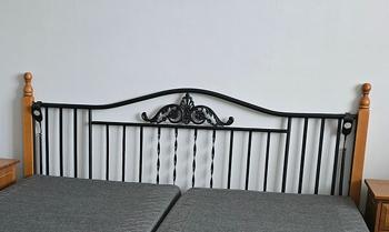 Bortskänkes! Mio sänggavel för 180 cm säng
