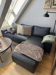 Soffa i skinnimitation