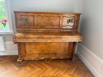Vackert piano skänkes