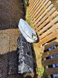 2 resesängar utan madrass bortskänkes