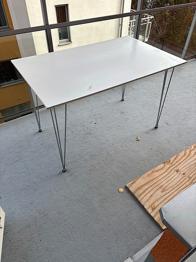 Bortskänkes • Free • IKEA matbord