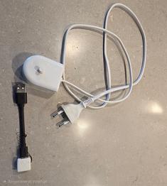 Olika laddare skänkes