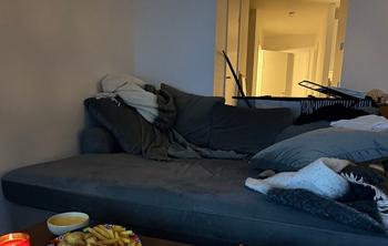 Stor schäslongsoffa skänkes