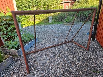 Äldre hockeymål bortskänkes