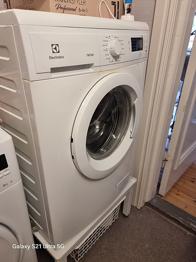 Tvättmaskin bortskänkes!