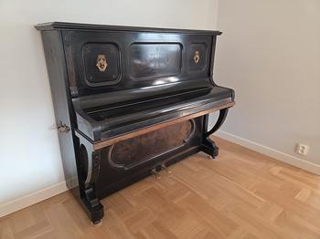 Piano bortskänkes