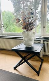 Två sidobord för 700 kr