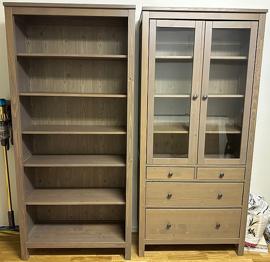 Hylla och vitrinskåp