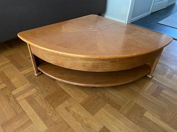 Höj och sänkbart soffbord bortskänkes