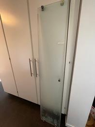 Glasskiva från en duschvägg 38x189x0,5
