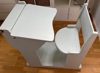 Bortskänkes: Gammal skolbänk / barnbänk i ljusmint – Perfekt för barnrummet