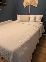 Bortskänkes Säng med förvaring
