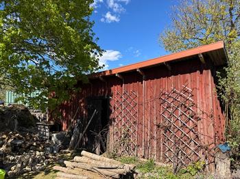 Skänkes mot avhämtning,  Förråd 30+ kvm äldre