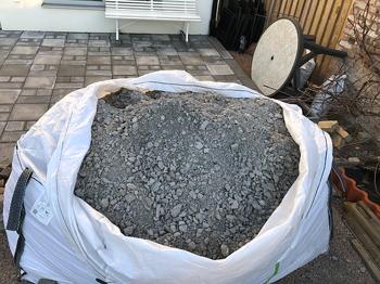 Bortskänkes: stabilgrus och krossmaterial Sten- och grusfyllning