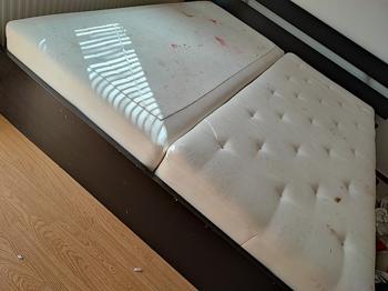 Två resårmadrasser bortskänkes