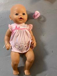 Baby Born docka BORTSKÄNKES