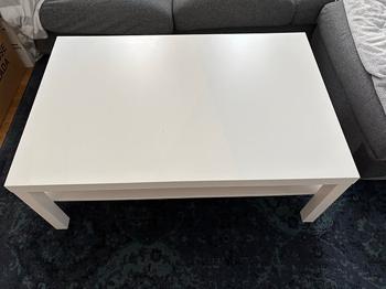 Soffbord (vit) bortskänkes!