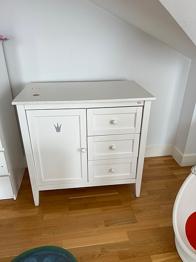bortskänkes Troll Royal Skötbyrå från babyland (Vit) bortskänkes