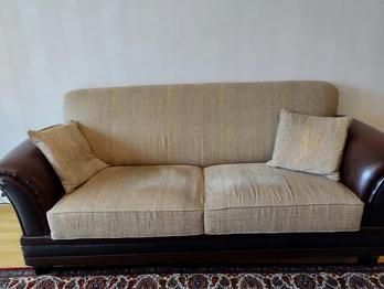 Bortskänkes soffa tresits