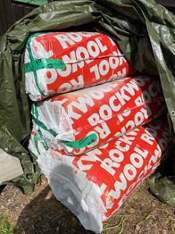 Rockwool isolering rullar skänkes