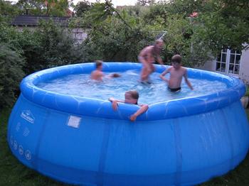 Pool fristående 12 000 Liter bortskänkes
