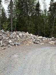 sprängsten och skut fyllnadsmassor bortskänkes