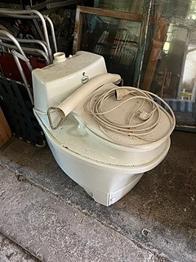 Mulltoa och varmvattenberedare 50 l