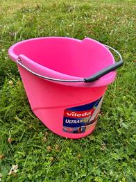 Rosa skurhink skänkes, 10l