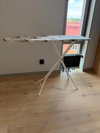 Strykbräda bortskänkes