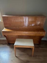Piano bortskänkes!