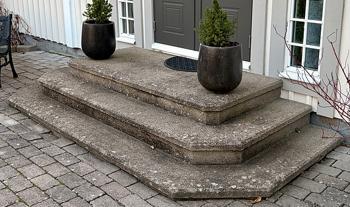 Betongtrappa utomhus flertrappsteg