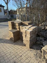 Bortskänkes.  !Betongplattor marksten grå