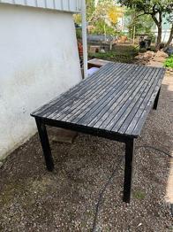 Matgrupp utomhus bortskänkes