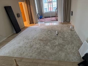 2 stora ljusa mattor bortskänkes – GRATIS