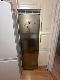 Kombiskåp kyl och frys bortskänkes