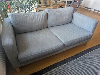 Bortskänkes: 2-sitts soffa