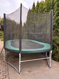 Studsmatta 3x5m bortskänkes