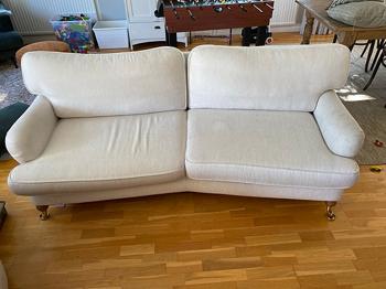 Mio Howard soffa skänkes