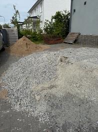 Grus, sand, fyllnadsmassor (Gratis) och marksten