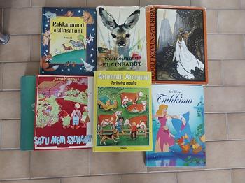Suomenkielisiä satukirjoja lahjoitetaan.