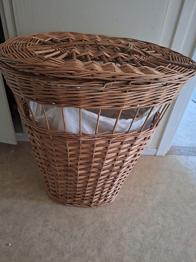 Tvättkorg i bra skick bortskänkes
