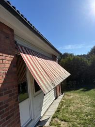 Rubrik: Bortskänkes mot nedmontering: Terras markis (4m) & Fönster markis (2m)