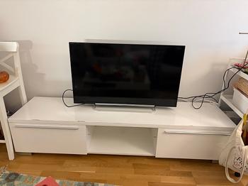 Tv-bord bortskänkes