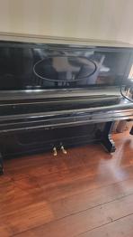 Ostämt piano, bortskänkes mot avhämtning