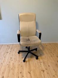 Kontorsstol i skinn