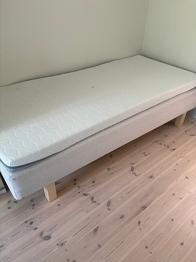 Säng bortskänkes