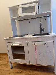 Leksakskök ikea skänkes