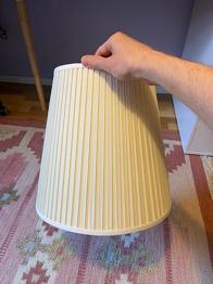 Lampskärm skänkes