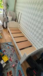 Barnsäng bortskänkes